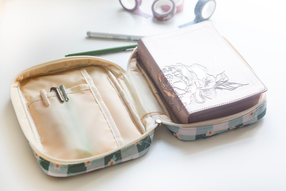 Country Picnic Compact Bible Cover - Kingfolk Co