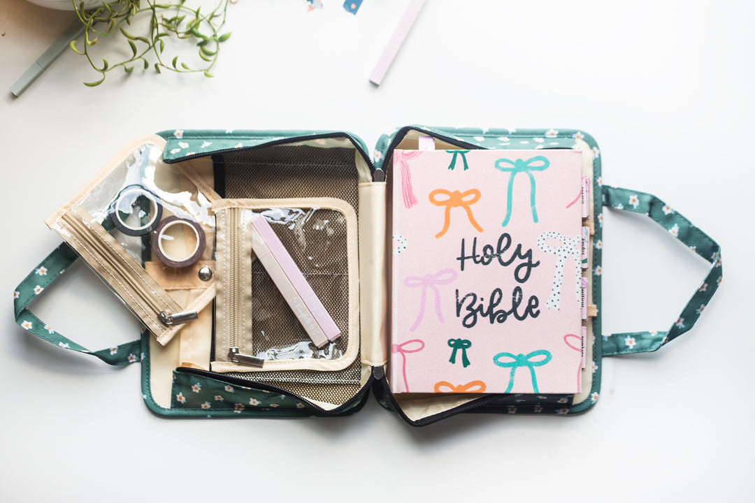 Olive Mini Daisy Bible Bag - Kingfolk Co