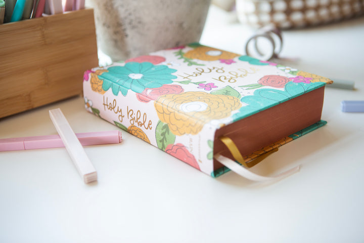 NIV Artisan Collection Journaling Bible -Pink Floral