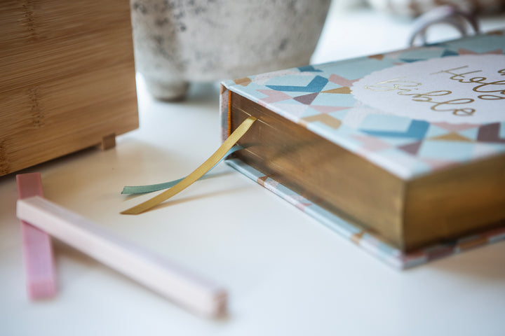 NIV Artisan Collection Journaling Bible - Quilt