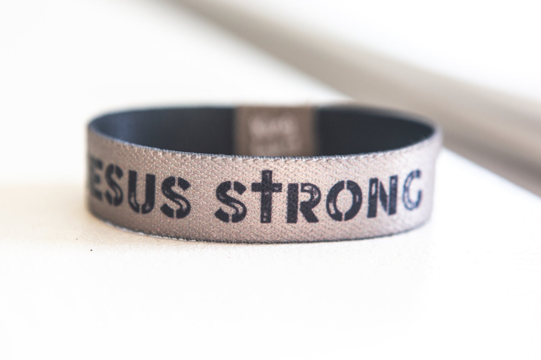 Amazon.com: Janinka 100 Pcs Jesus Loves You Webbing Bracelets Woven Jesus  Bracelet Religious Christian Bracelets Adjustable Wristbands for Men Women  Kids Family Friends Gifts, 10 Colors : Toys & Games