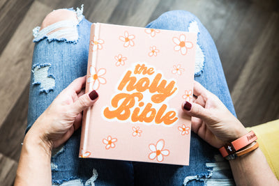 Daisy Girl ESV Journaling Bible - Kingfolk Co